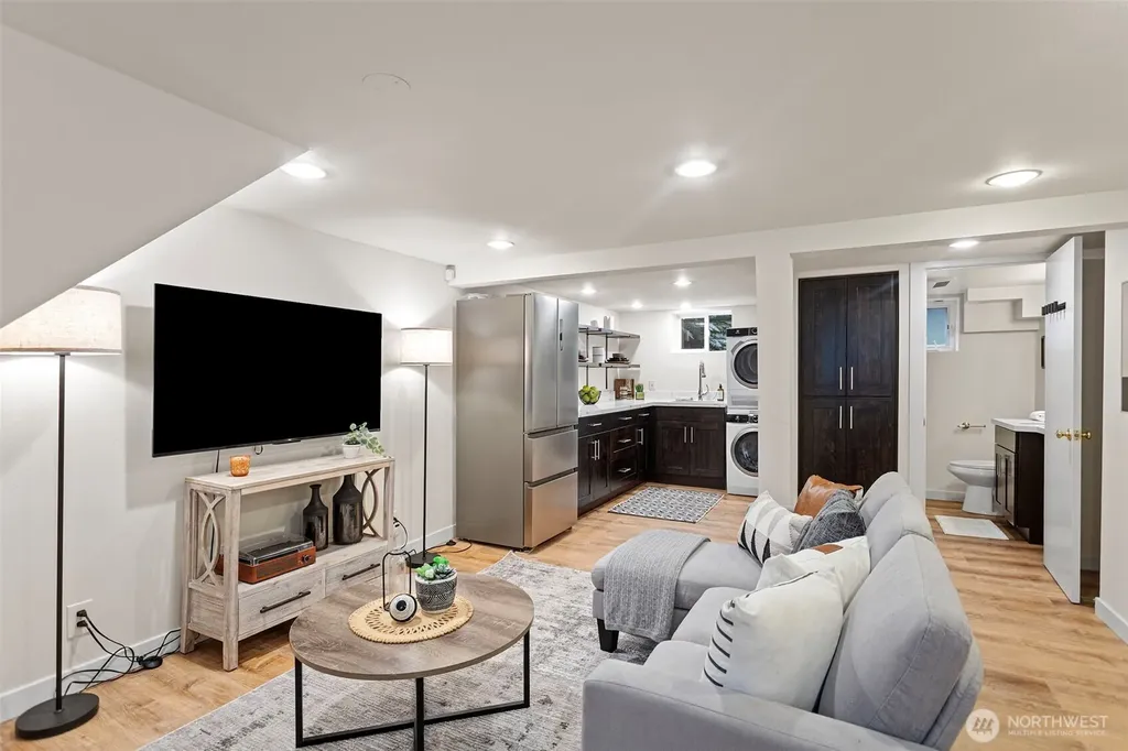 3917 Midvale Avenue N Seattle WA 98103