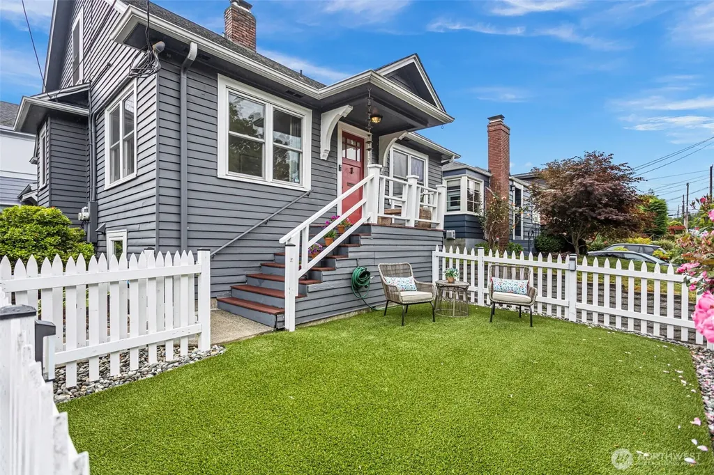 3917 Midvale Avenue N Seattle WA 98103