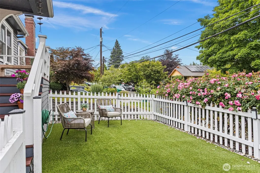 3917 Midvale Avenue N Seattle WA 98103