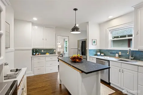 3917 Midvale Avenue N Seattle WA 98103