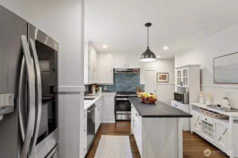 3917 Midvale Avenue N Seattle WA 98103
