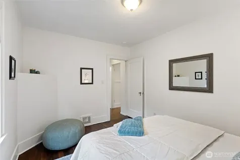 3917 Midvale Avenue N Seattle WA 98103