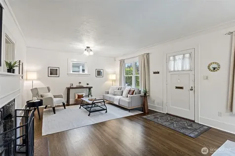 3917 Midvale Avenue N Seattle WA 98103