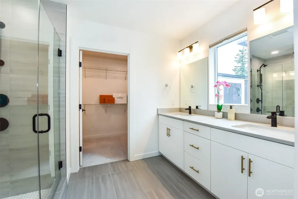 15558 NE 15th Place Bellevue WA 98007