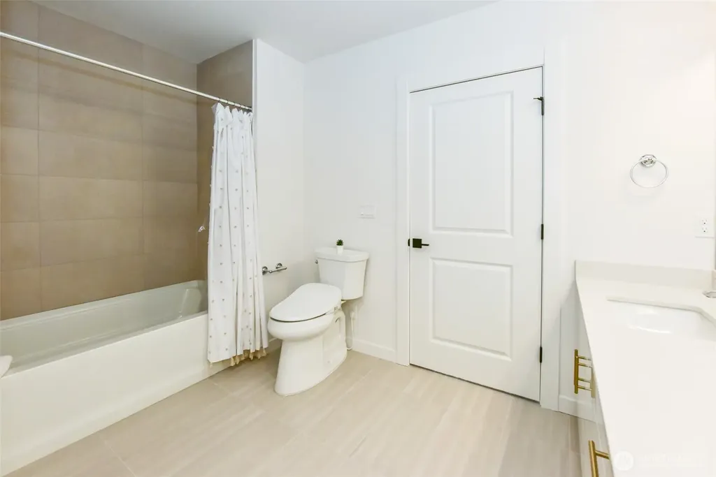 15558 NE 15th Place Bellevue WA 98007
