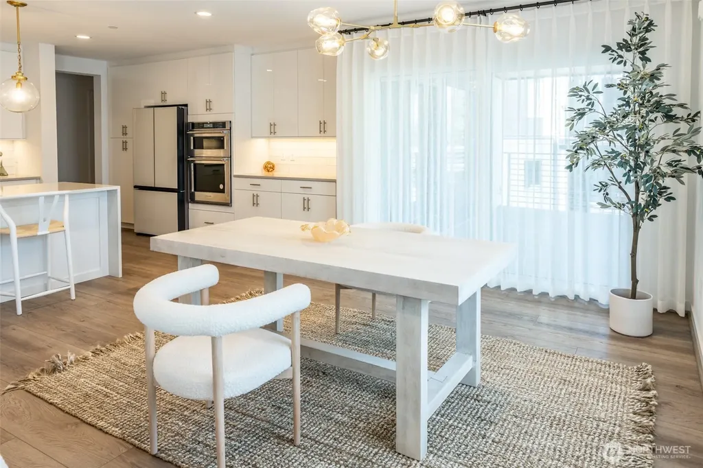 15558 NE 15th Place Bellevue WA 98007