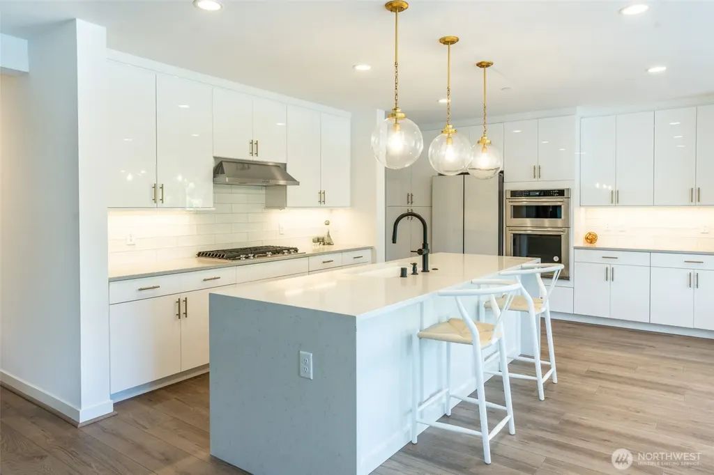 15558 NE 15th Place Bellevue WA 98007