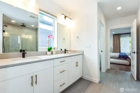 15558 NE 15th Place Bellevue WA 98007