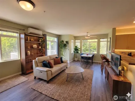 751 241st Lane SE Sammamish WA 98074