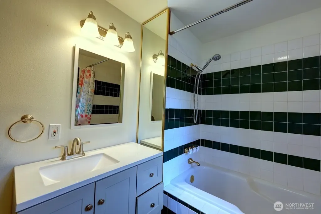 1000 346th Place Ocean Park WA 98640