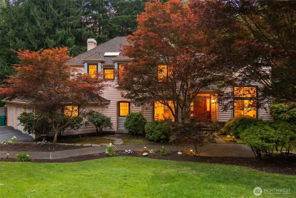 12021 198th Ct NE Woodinville WA 98077