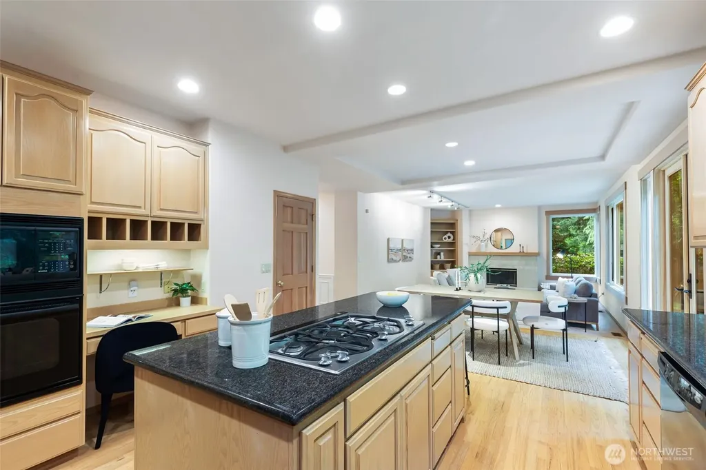 12021 198th Ct NE Woodinville WA 98077