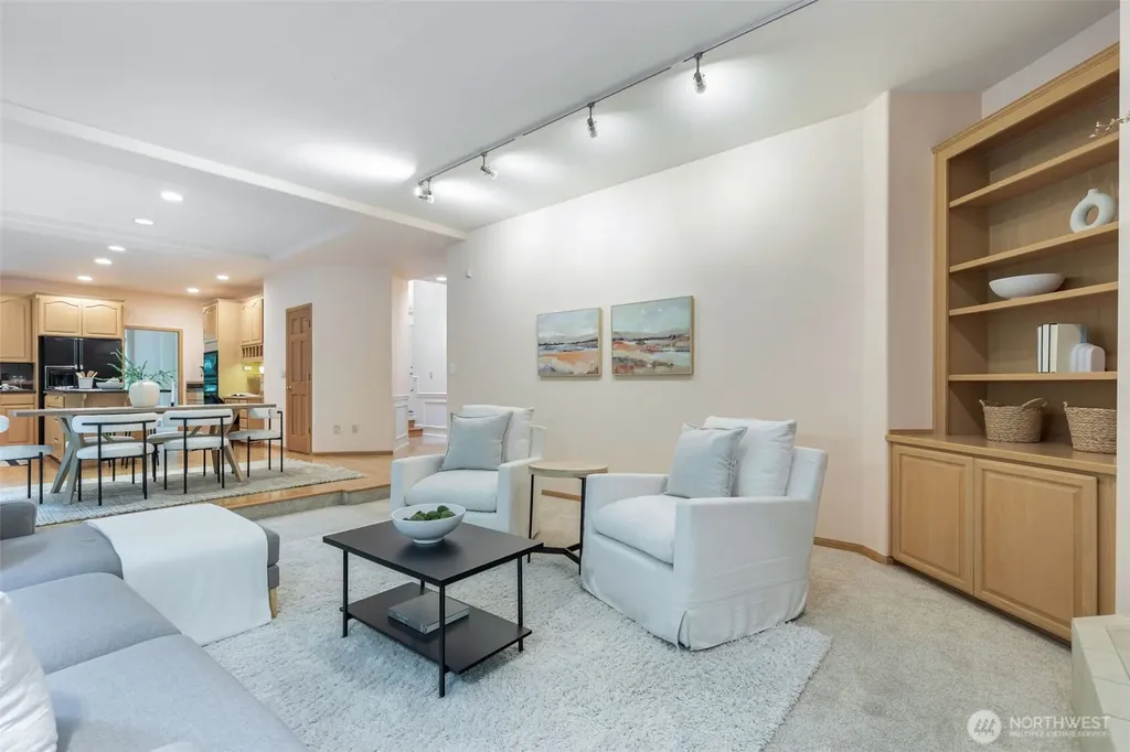 12021 198th Ct NE Woodinville WA 98077