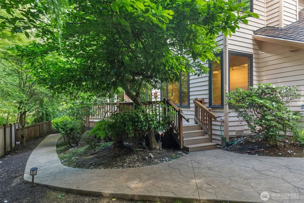 12021 198th Ct NE Woodinville WA 98077