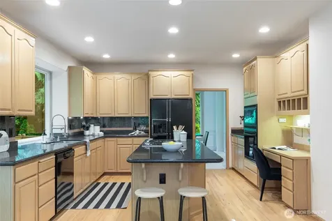 12021 198th Ct NE Woodinville WA 98077