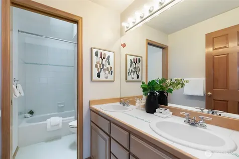 12021 198th Ct NE Woodinville WA 98077
