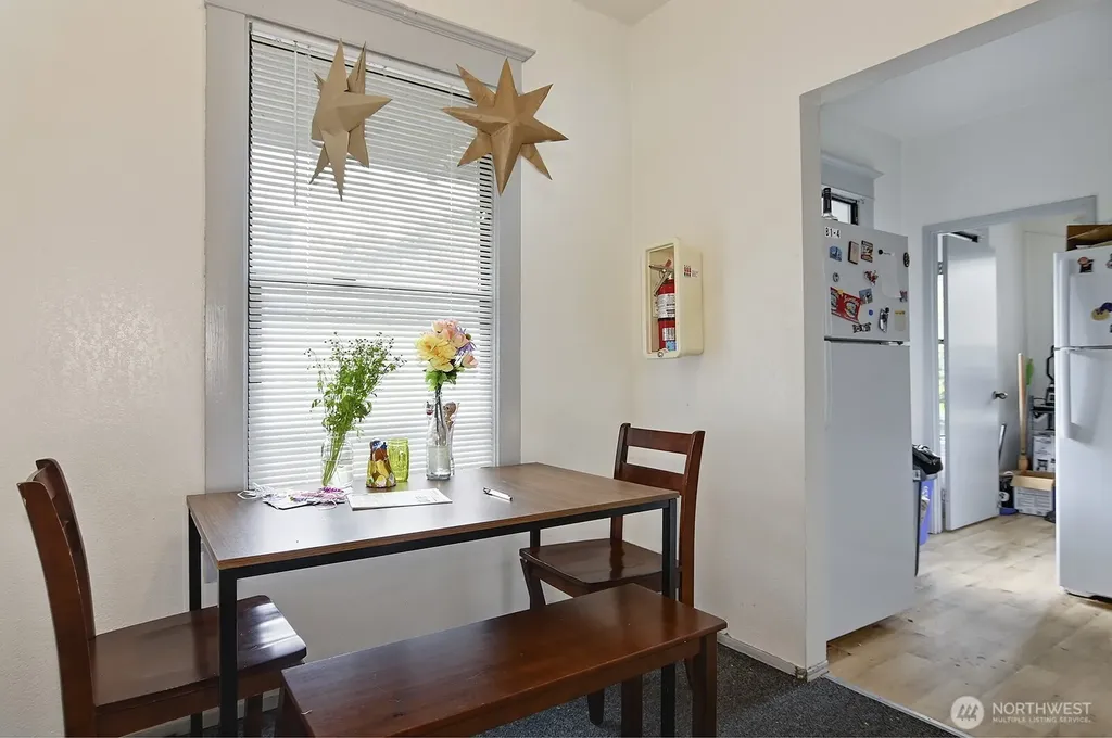 5201 19th Avenue NE Seattle WA 98105
