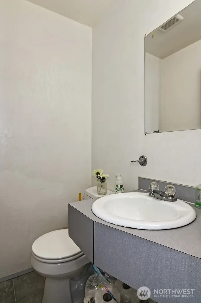 5201 19th Avenue NE Seattle WA 98105