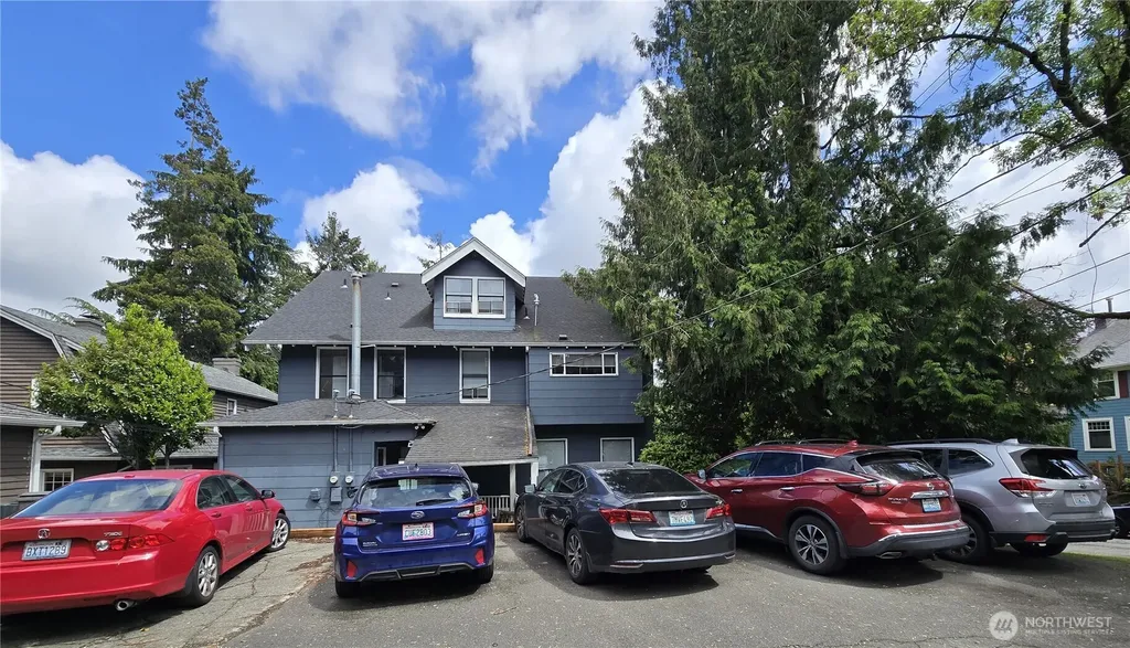 5201 19th Avenue NE Seattle WA 98105