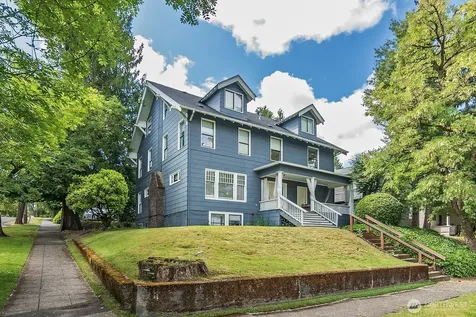 5201 19th Avenue NE Seattle WA 98105