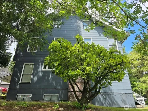 5201 19th Avenue NE Seattle WA 98105