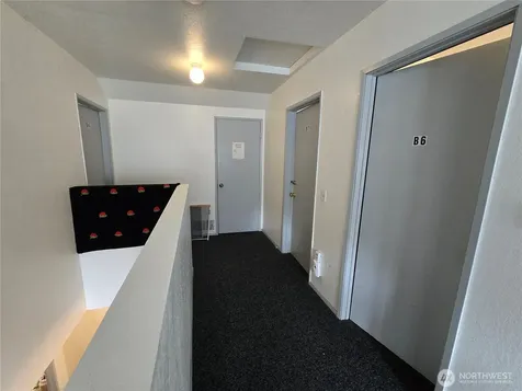 5201 19th Avenue NE Seattle WA 98105