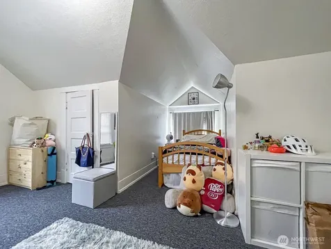 5201 19th Avenue NE Seattle WA 98105