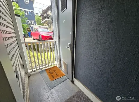 5201 19th Avenue NE Seattle WA 98105