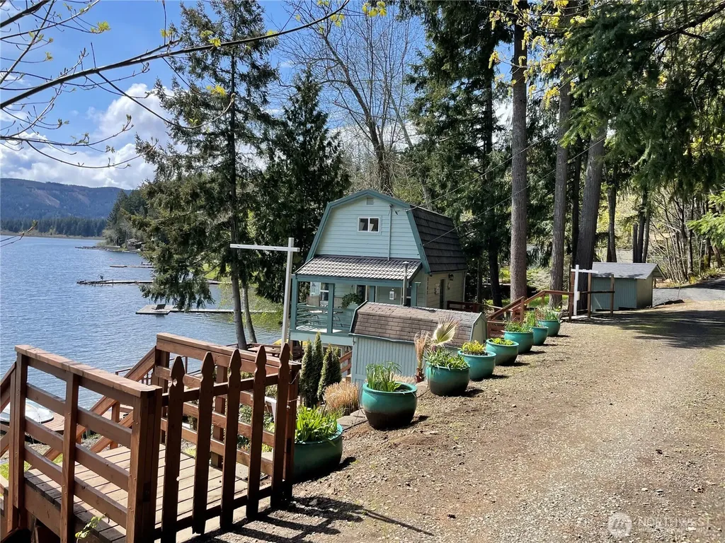 2105 Summit Lake Shore Drive NW Olympia WA 98502