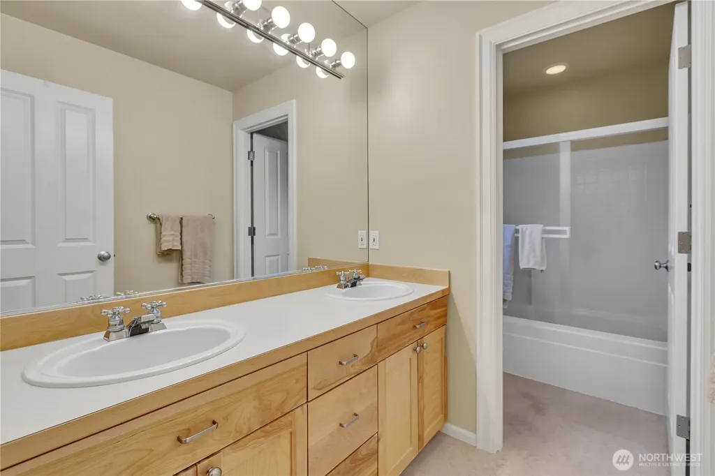 5530 Elizabeth Avenue SE Auburn WA 98092