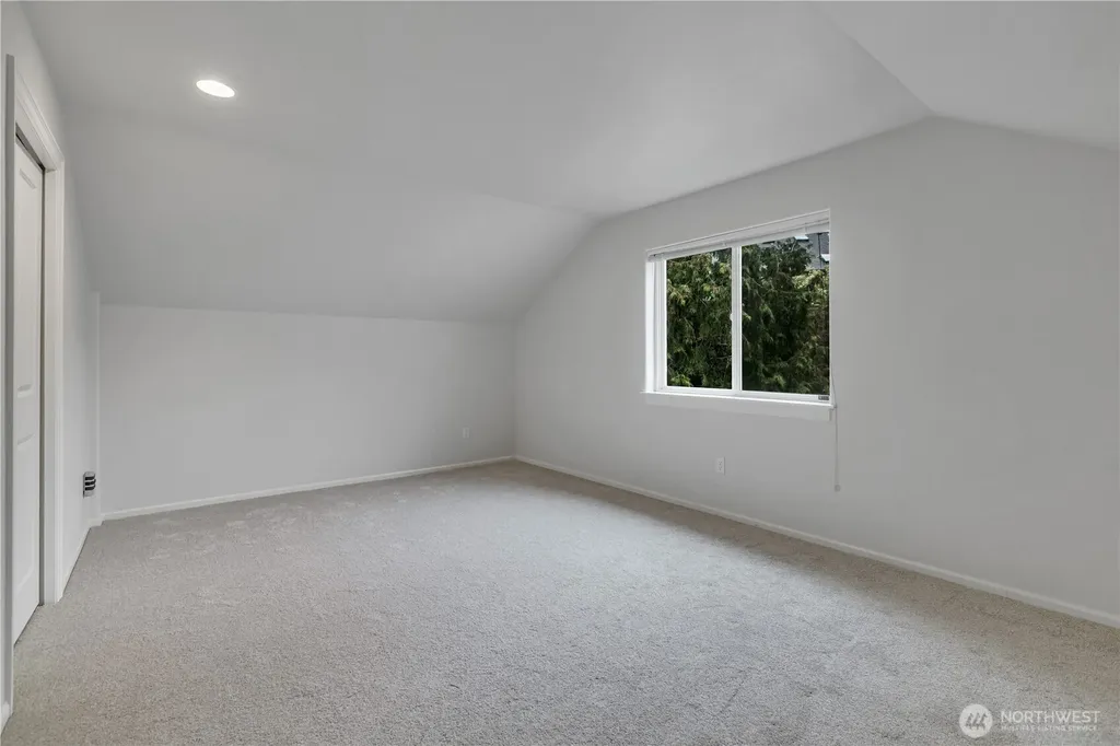 5530 Elizabeth Avenue SE Auburn WA 98092