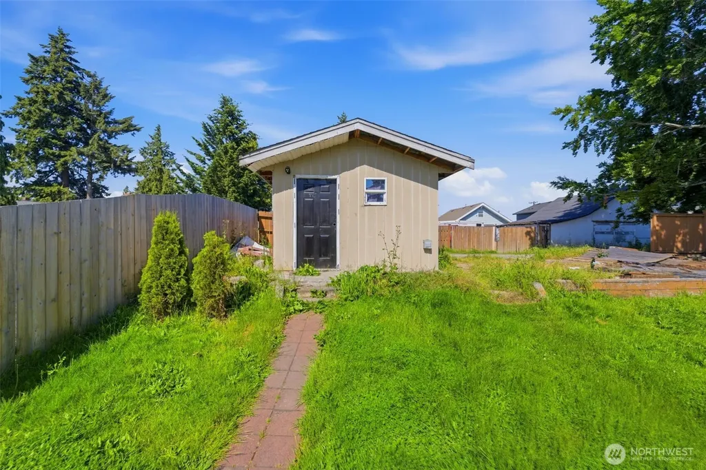 6520 S G Street Tacoma WA 98408