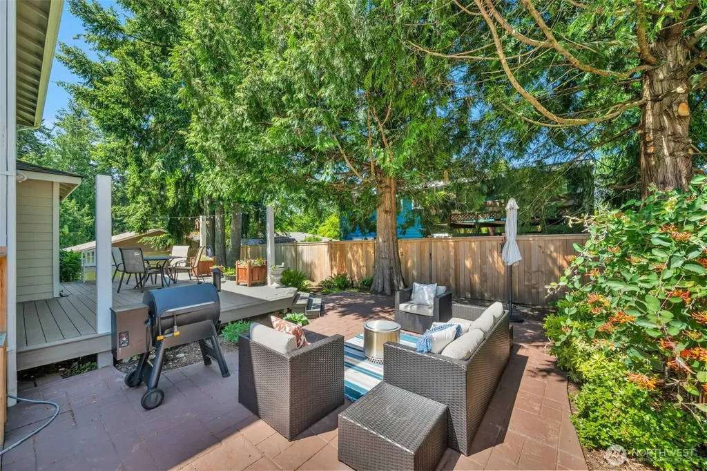 14639 20th Avenue SW Burien WA 98166