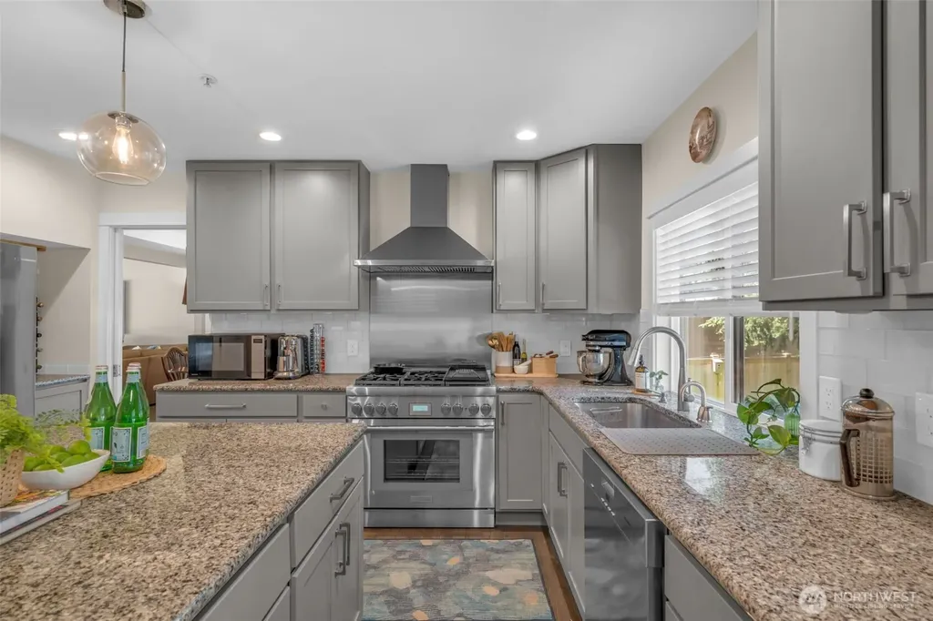 14639 20th Avenue SW Burien WA 98166
