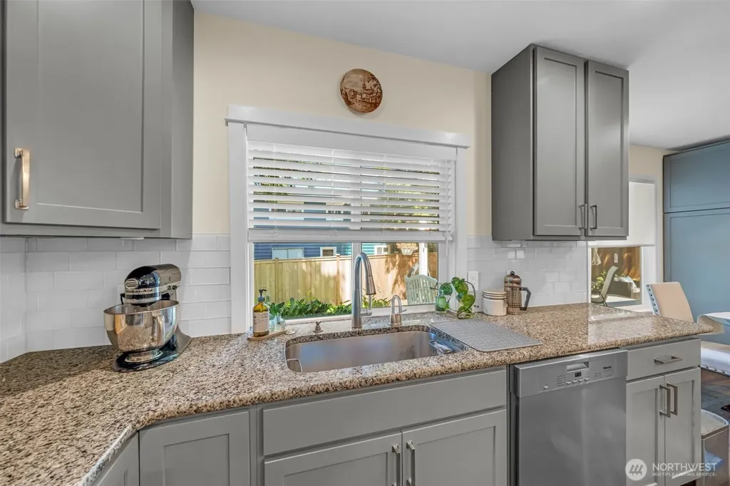 14639 20th Avenue SW Burien WA 98166