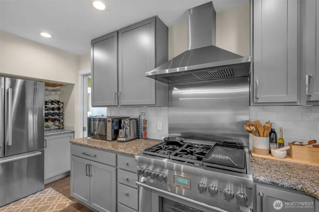 14639 20th Avenue SW Burien WA 98166