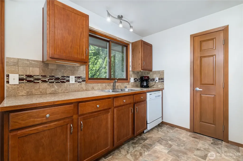 70 N Handicap Place Hoodsport WA 98548