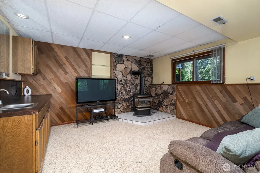 70 N Handicap Place Hoodsport WA 98548