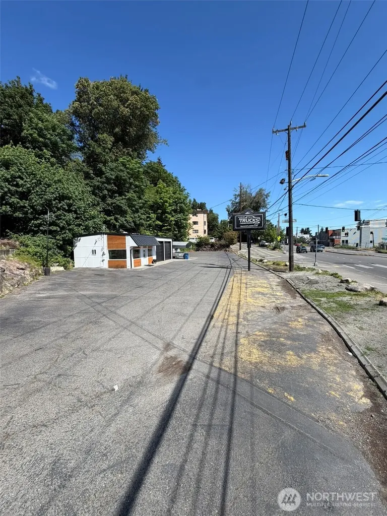 10401 Lake City Way NE Seattle WA 98125