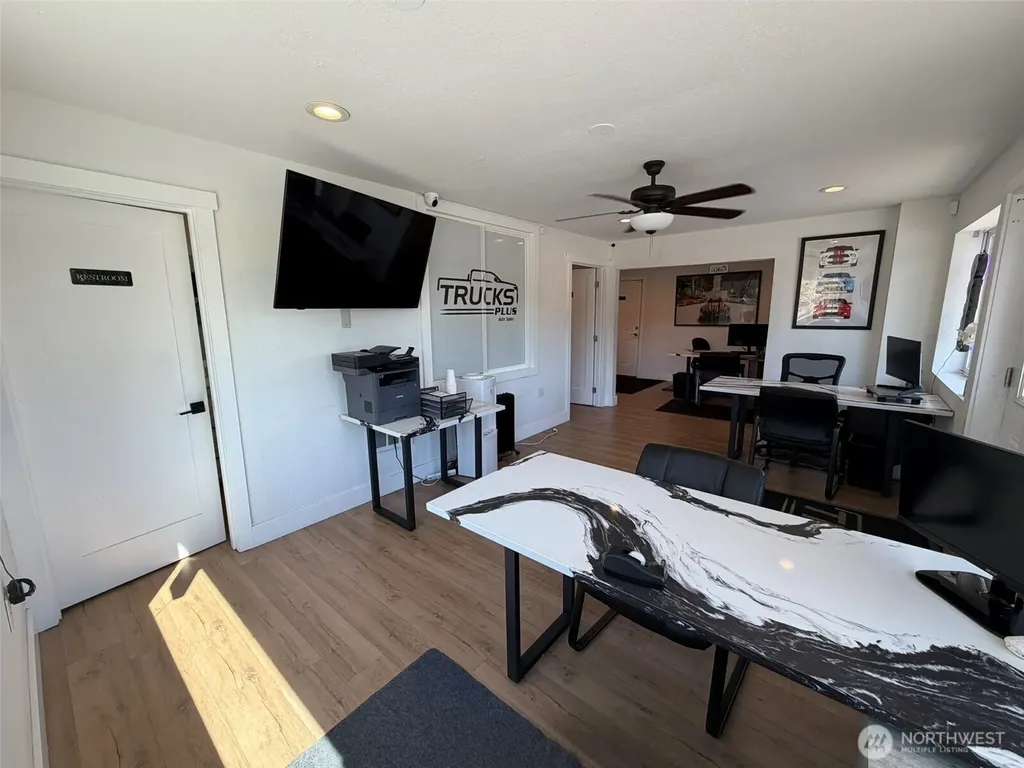 10401 Lake City Way NE Seattle WA 98125