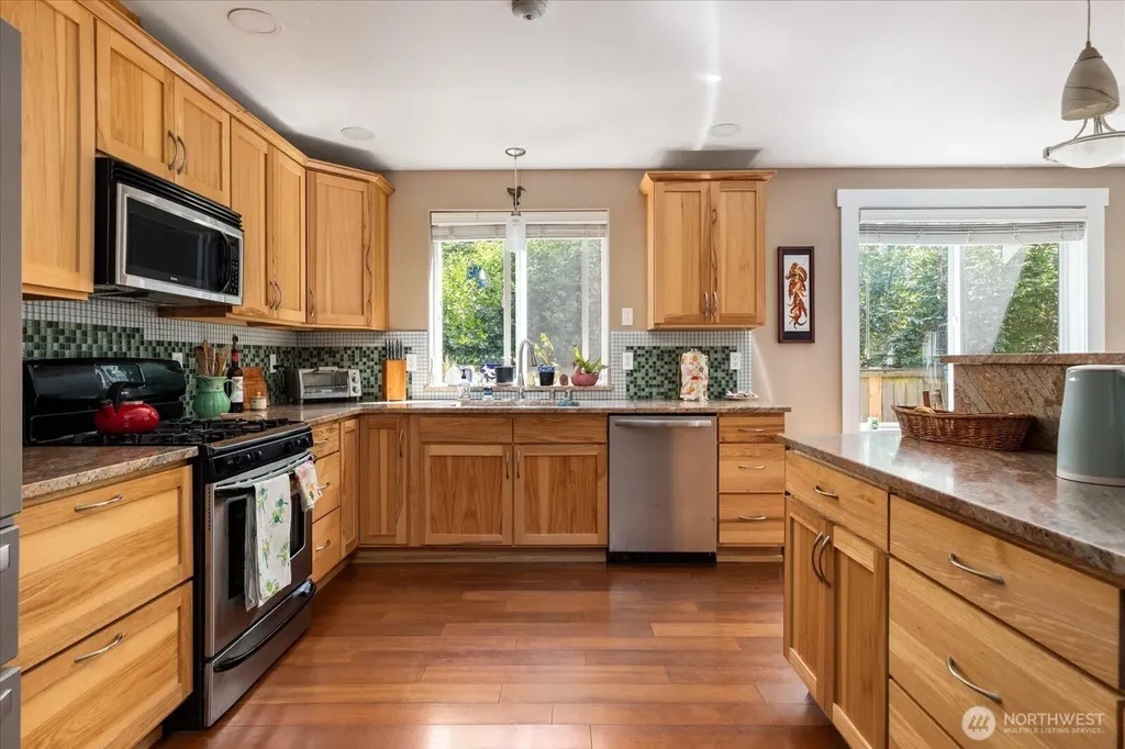 1796 Twin Oaks Lane Freeland WA 98249