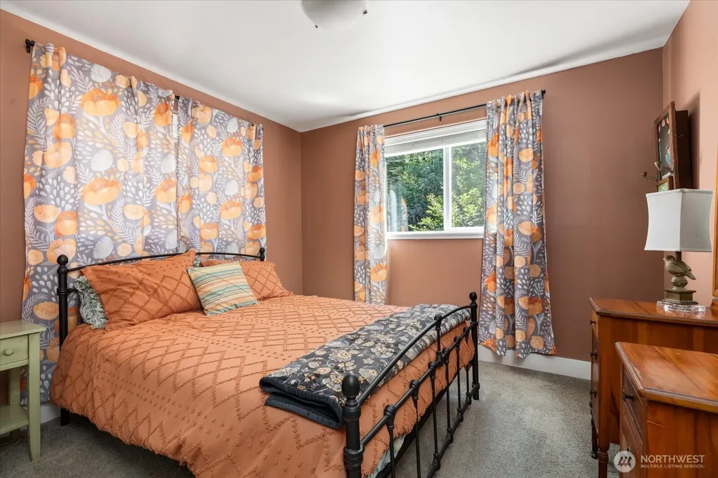 1796 Twin Oaks Lane Freeland WA 98249