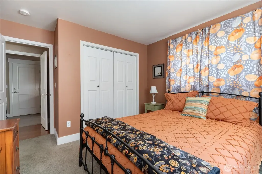 1796 Twin Oaks Lane Freeland WA 98249
