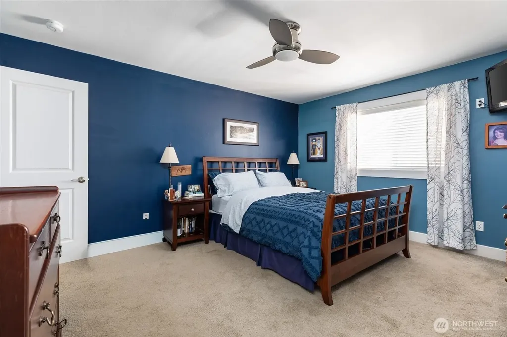 1796 Twin Oaks Lane Freeland WA 98249