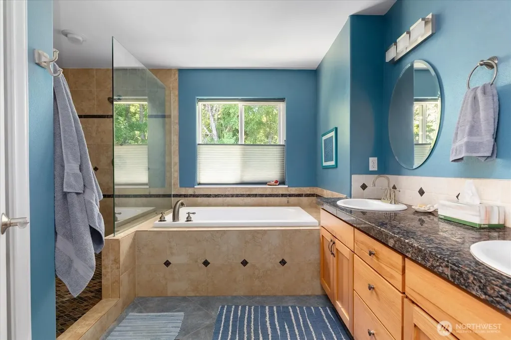 1796 Twin Oaks Lane Freeland WA 98249