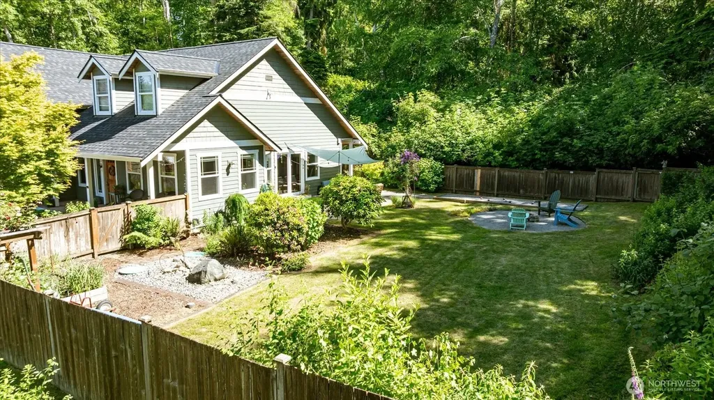 1796 Twin Oaks Lane Freeland WA 98249