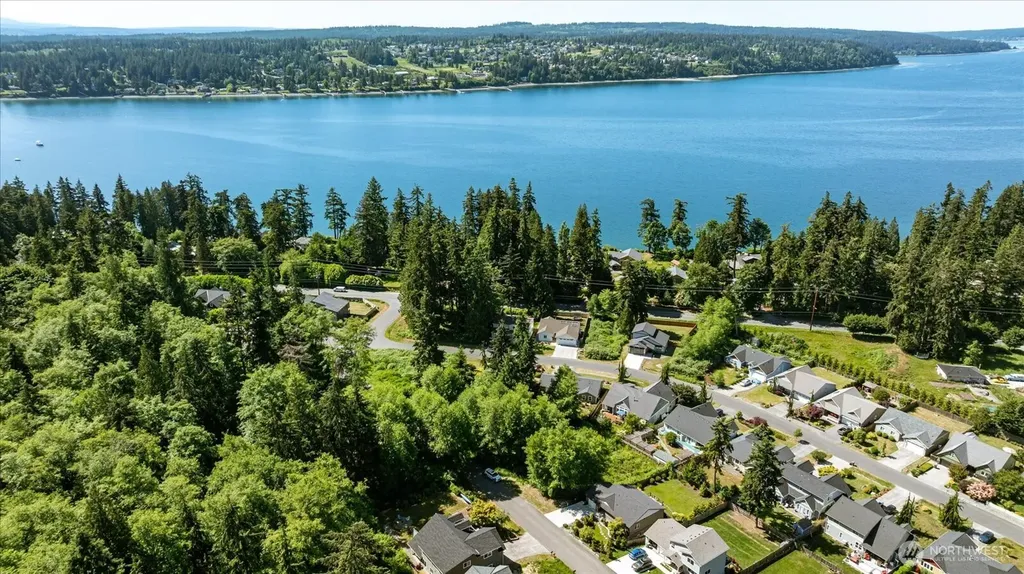 1796 Twin Oaks Lane Freeland WA 98249