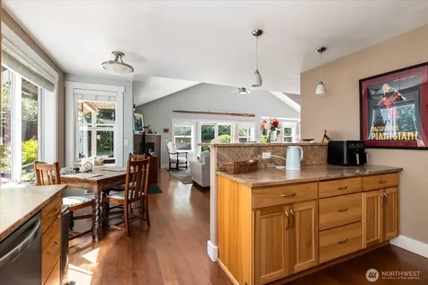 1796 Twin Oaks Lane Freeland WA 98249