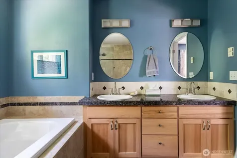 1796 Twin Oaks Lane Freeland WA 98249