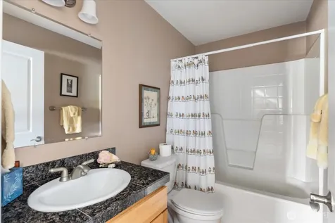 1796 Twin Oaks Lane Freeland WA 98249